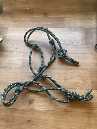 Knotted rope controller - ,